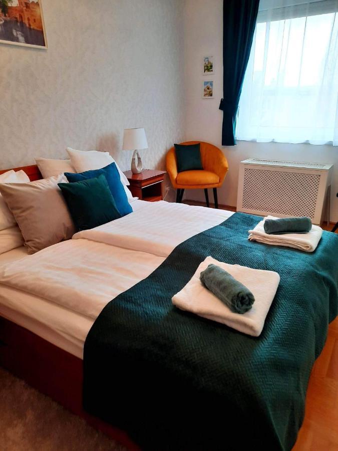 Rossalini Apartment With Free Parking Budapest Exterior photo